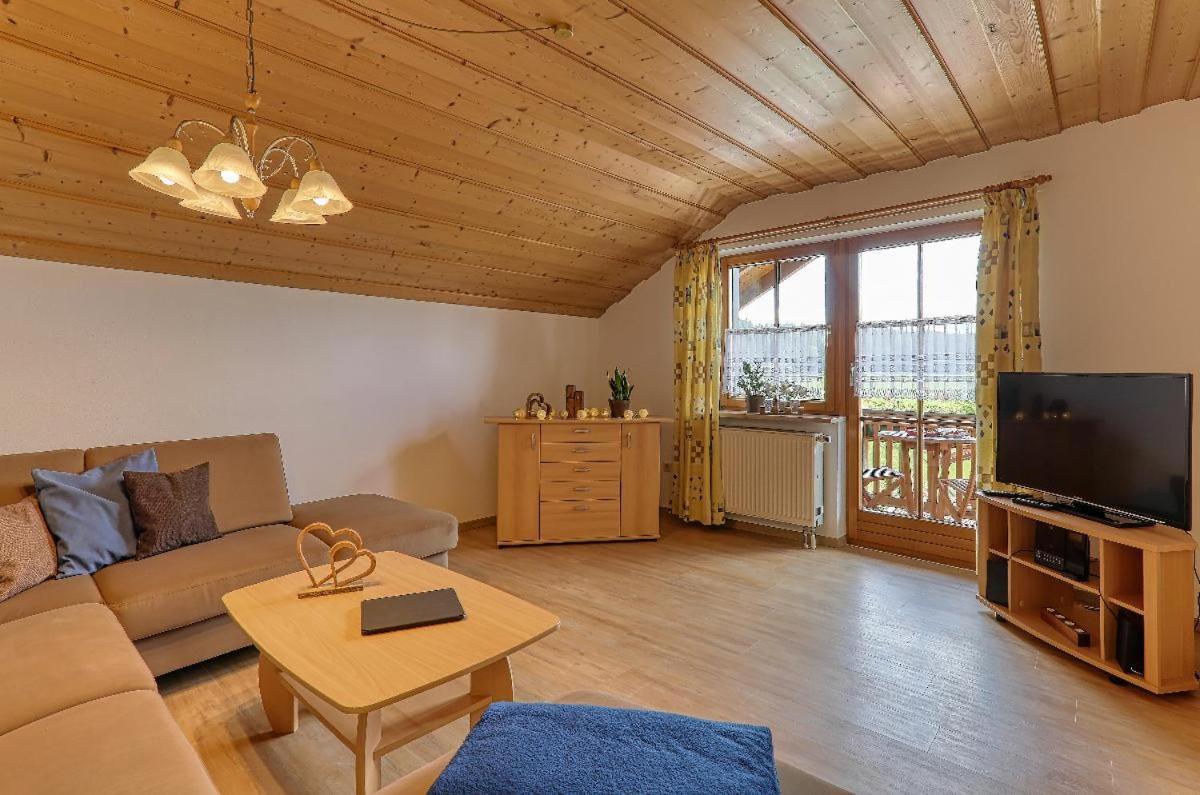 Ferienwohnungen Holzferienhaeuser Leithenwald ซวีเซิล ภายนอก รูปภาพ