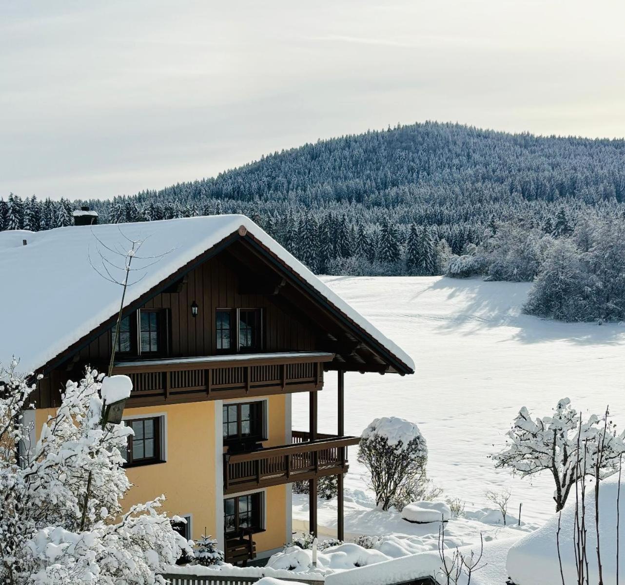 Ferienwohnungen Holzferienhaeuser Leithenwald ซวีเซิล ภายนอก รูปภาพ